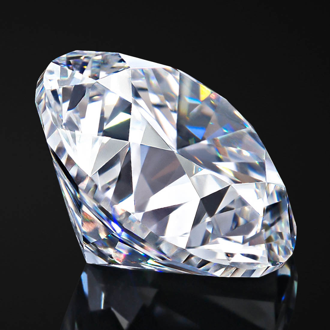 Sparkling diamond for custom jewelry making
